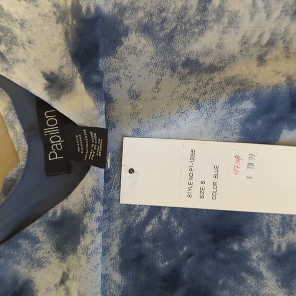 3/$20 Papillon NEW Blue Flowy Top Shirt - Picture 2 of 3